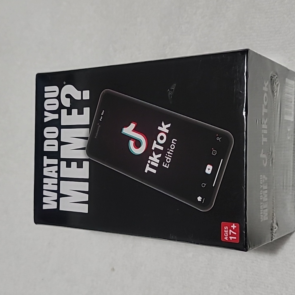 What Do You MEME? Tik Tok Card Game